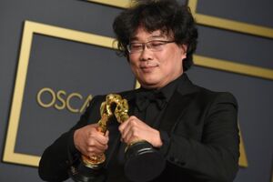 Bong Joon-Ho Making Oscars Kiss: blank meme template