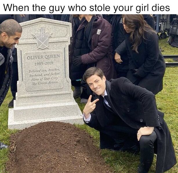 File:Grant Gustin Next To Oliver Queen's Grave meme 1.jpg